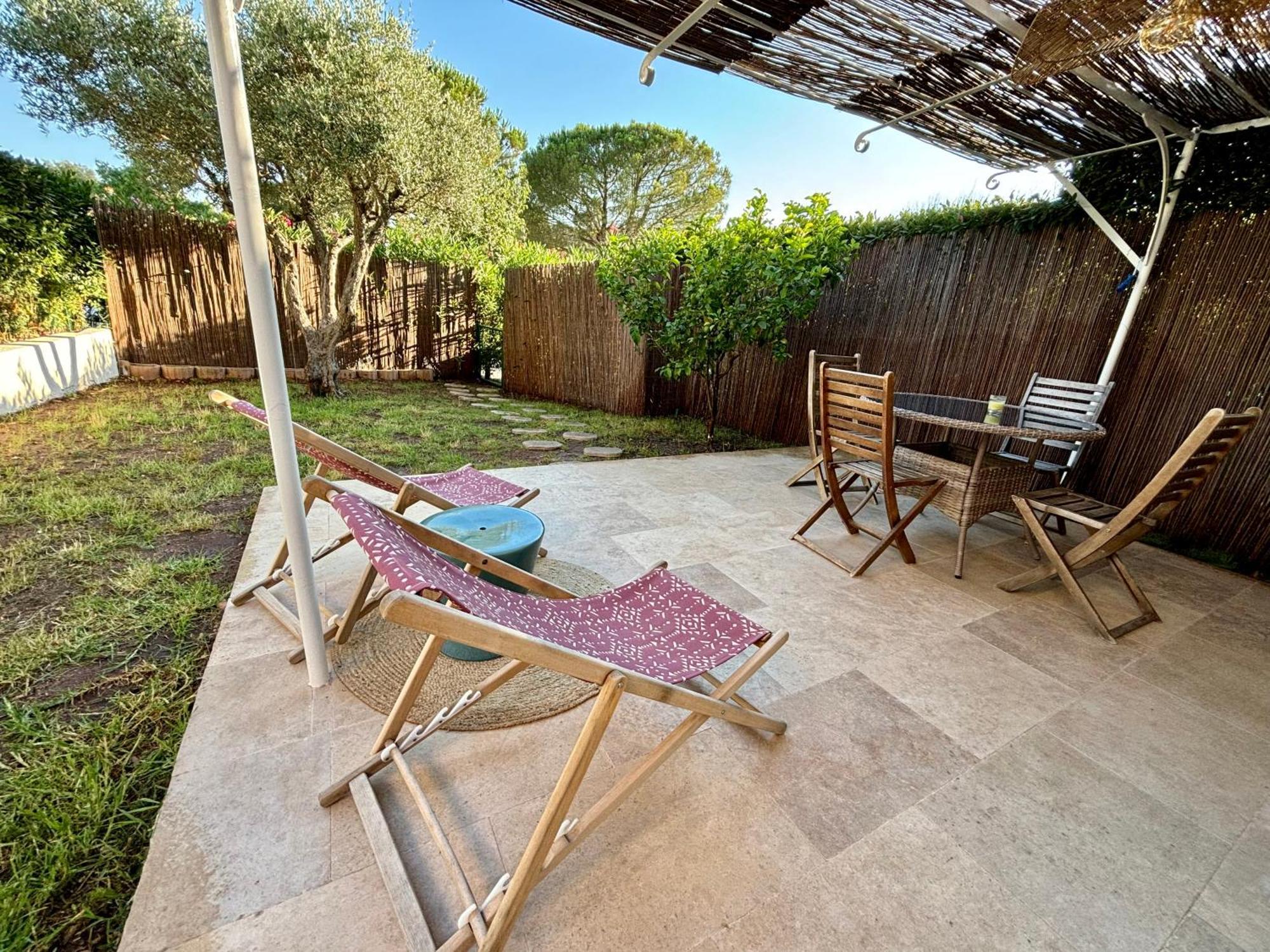Bastidon Paisible Dans Avec Piscine Vakantiehuis